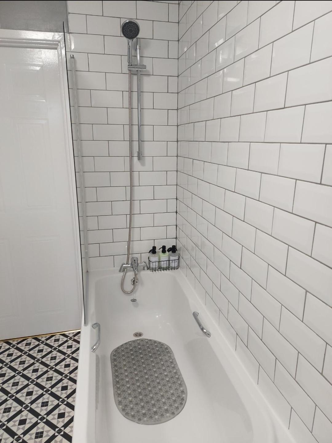 2 Bedroom Apartment Exhall Eksteriør bilde